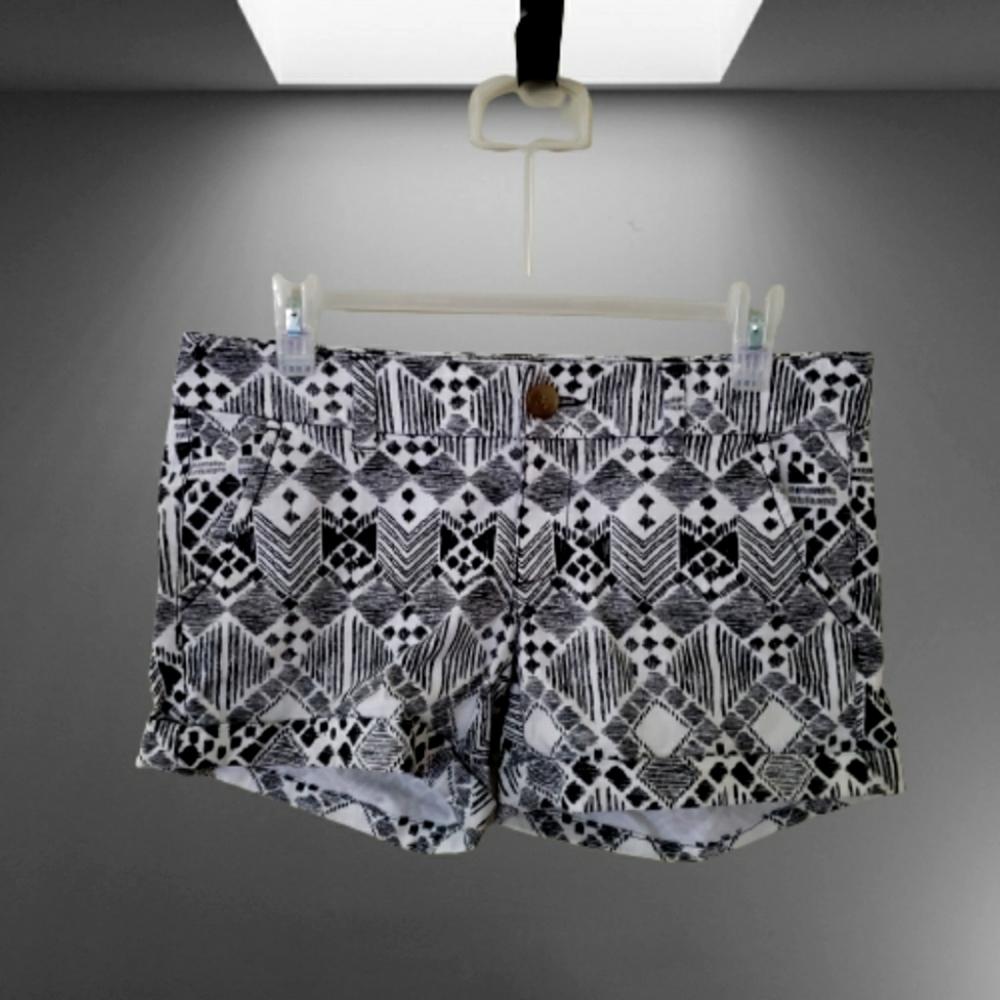 Black and white cotton shorts